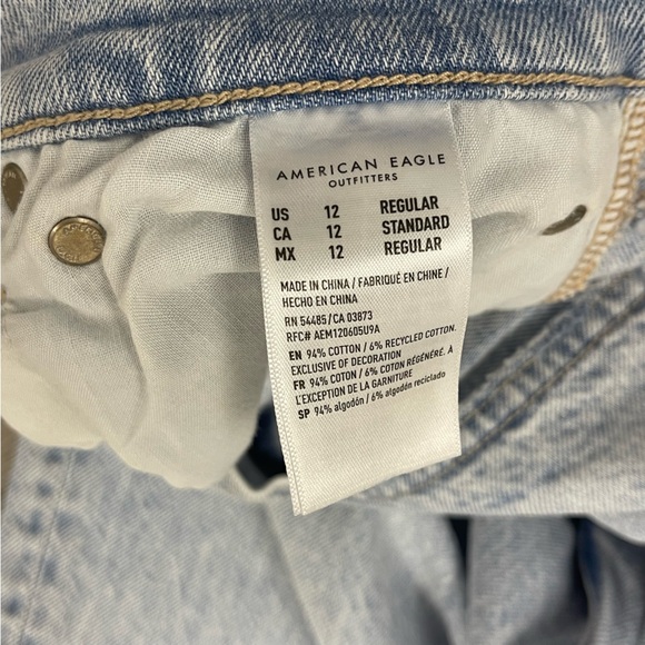 AE Light Washed Straight Jeans Size US 12 - Picture 3 of 3